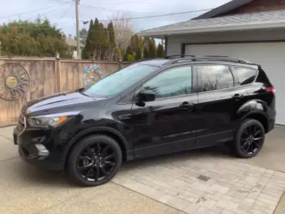 2017 Ford Escape - Mint condition with 81,103 kms. Garage kept, new motor replaced Oct 21, 2024 by S...