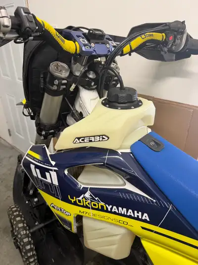 2023 450fc Custom Wrap, original plastics and wheels never used, c3 T stat/heated bars/engine wrap,...