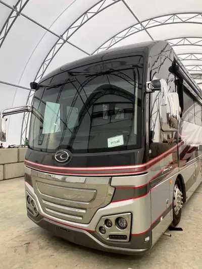 2017 American Eagle Heritage Series 45A moonlight Mist Coach. Showroom Condition! ONLY 46,000kms! No...