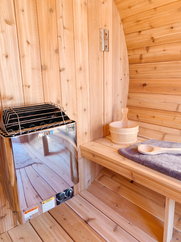 8' Deluxe Cedar Barrel Sauna in Hot Tubs & Pools in Portage la Prairie - Image 4