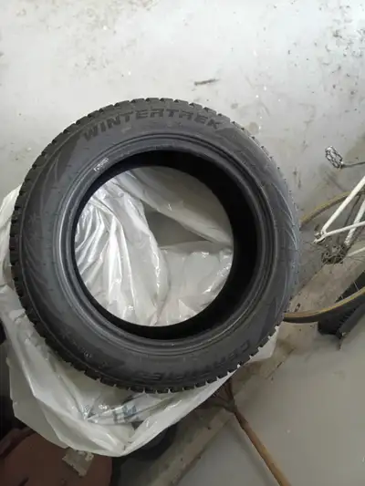 Certified Wintertrek studdable tires. Used one season on my Civic. Great treads, hardly worn see pic...
