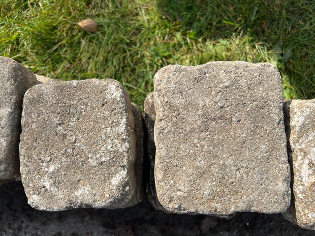 Pave uni blocks stones  dans Autre  à Ville de Montréal - Image 2