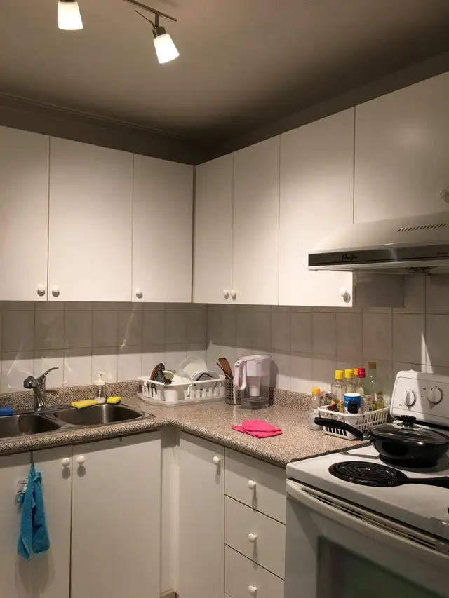 Furnished Master Bedroom for Rent – Leslie & Finch (Upper Floor)63849107697793122