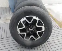 GOOD AS NEW 2023 FORD BRONCO ALLOY RIMS AND 255/70R18 TIRES.