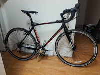 Mint 700c Giant TCX-2 aluminum cyclocross/gravel bike.  52cm/M.