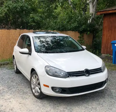Volkswagen Golf 6 2011 2.5L 180 000 km a été changé recemment : wheel bearing avant et arrière Frein...