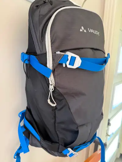 sac a dos randonnée vaude 30 litres neuf , paye 250$ prix 150$