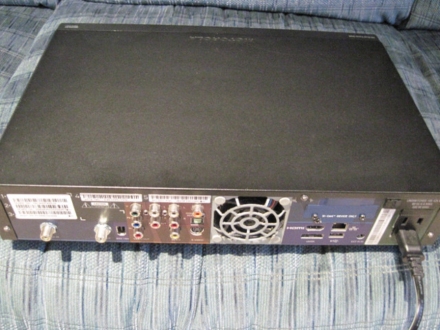 Rogers Motorola DCX3400-M PVR in Video & TV Accessories in Hamilton - Image 2