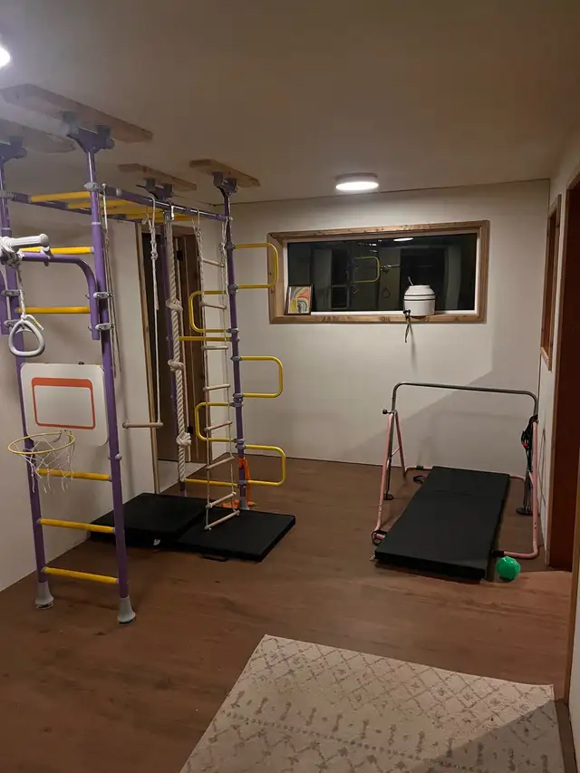 Family home with hot tub for rent during AWG in Short Term Rentals in Whitehorse - Image 11