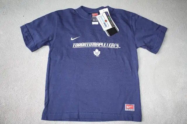 BRAND NEW - TORONTO MAPLE LEAFS T-SHIRT (NIKE) - SIZE 4 in Clothing - 4T in Hamilton - Image 2