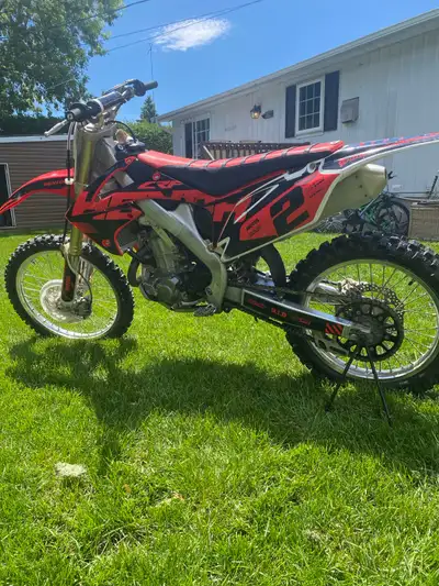 2012 Honda crf450r Très bonne condition.