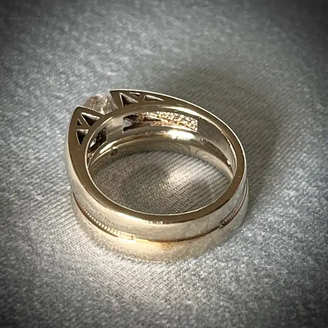 14K White Gold Diamond Wedding Set.  Size 5 ½. in Jewellery & Watches in Edmonton - Image 6