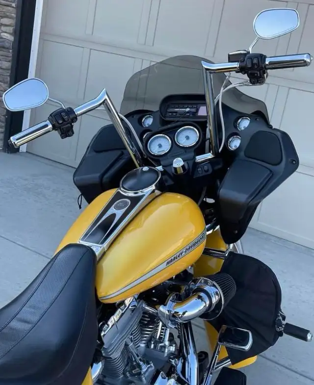 Beauty 2005 Harley Road Glide FLTRI in Touring in Kawartha Lakes - Image 7