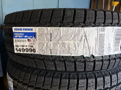 À vendre : 1 pneu d’hiver TOYO Observe GSI-6 LS, dimension 265/70 R18 116H — neufs, jamais montés. E...