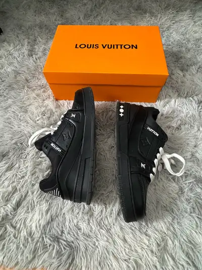 Louis Vuitton Shoes for men like new , View more