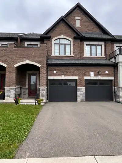3 bed 3 bath beautiful townhome with large yard