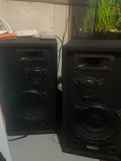 Speakers home, View more