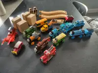 Vintage Thomas The Tank Engine &amp; Friends wood train toys