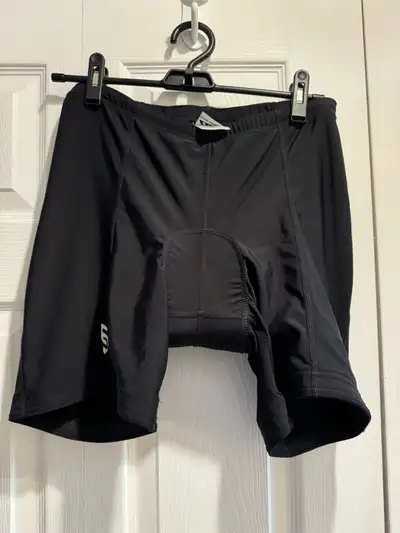 Culotte de vélo, gr. large,   3 chandails gr. large, View more