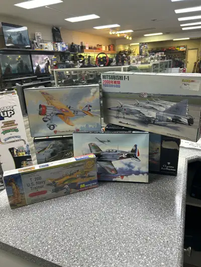 Vintage Airplane Model/Scale Kits Classic Airframes DH Vampire T11-T22 Price: $39 Item # 146507 Clas...