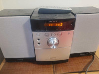 Sony Stereo System with 2 speakers and remote 