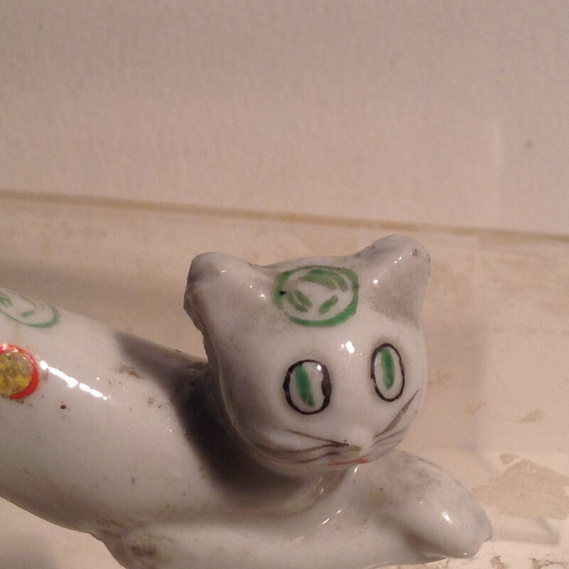 Ceramic Cat Figurine Japan Antiques in Arts & Collectibles in Vancouver - Image 3