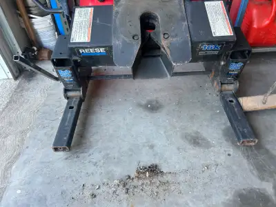 Reese 5th wheel hitch only. No rails. In great shape. Text or call 902-877-2949 $250 obo