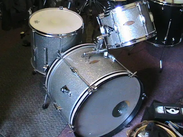 LATE 50's EARLY 60's"STEWART JAZZ KIT"(mij)Diamond Glass Glitter in Drums & Percussion in Windsor Region - Image 2
