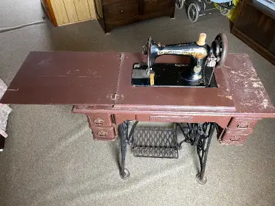 Sold as is with the table Great for refinishing or as a display piece Pet/Smoke/Bug Free Home Delive...