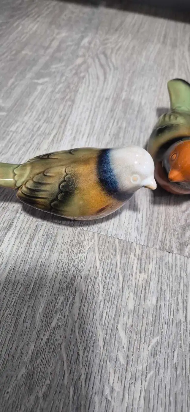 Ceramic Birds ×3 in Arts & Collectibles in Calgary - Image 3