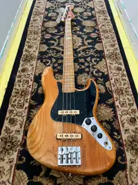 1976 Fender Jazz Bass guitar 