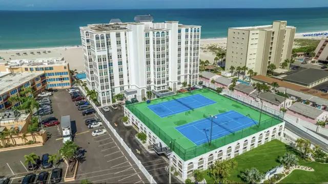 Florida gulf-front paradise in St Pete Beach in Florida in Canada - Image 10