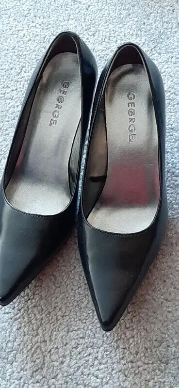 SIZE 7 - BLACK WOMEN'S DRESS SHOES, View more