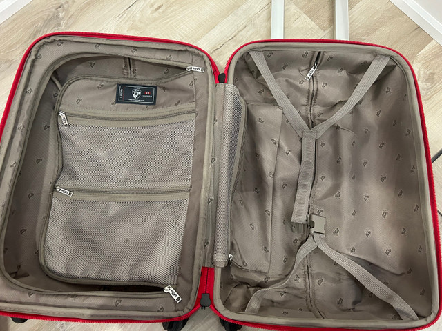 Heys two piece luggage in Other in Oakville / Halton Region - Image 4