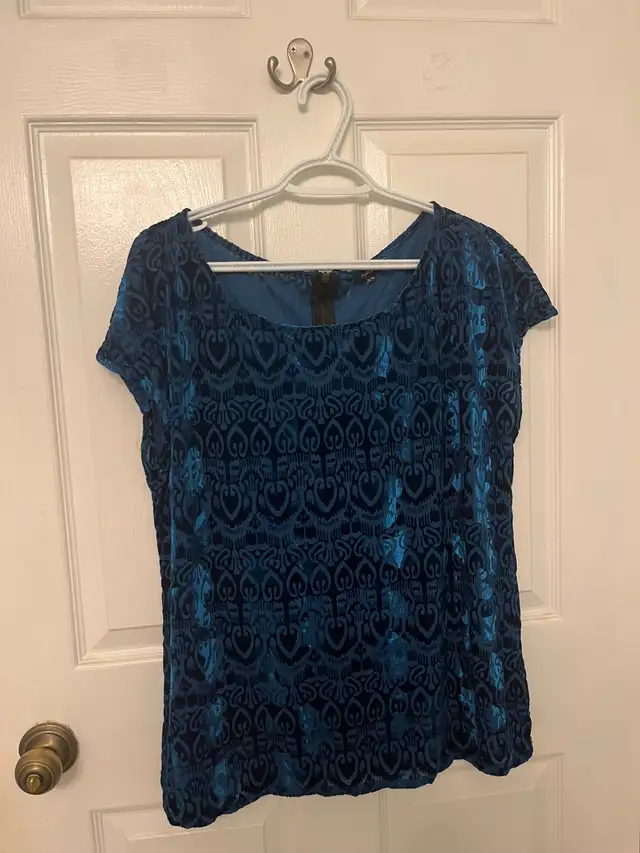 pretty sleeveless top, new, XL, $5 in Women's - Tops & Outerwear in City of Halifax - Image 2