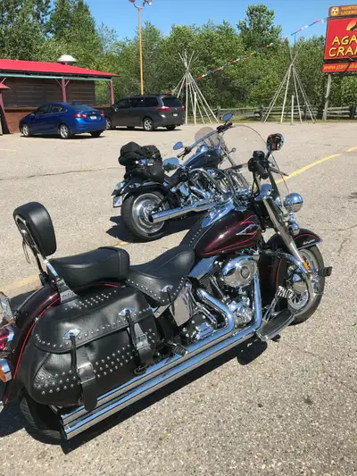 This 2011 Harley-Davidson Heritage Softail Classic is a stunning, well-maintained pre-owned motorcyc...