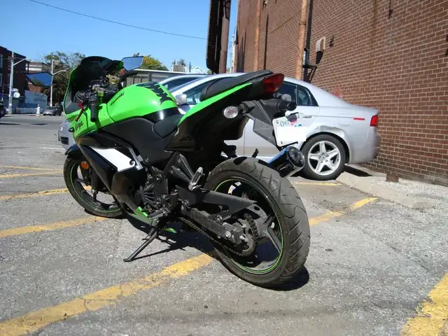 2009 Kawasaki Ninja 250R in Sport Bikes in City of Toronto - Image 5