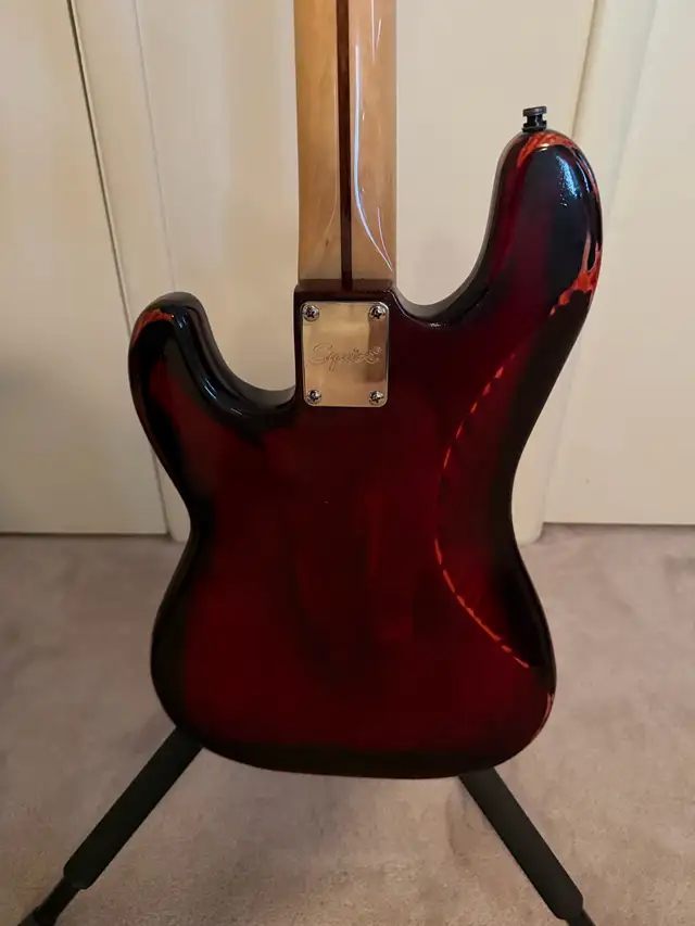 Fender Squier Bass Guitar in Guitars in North Bay - Image 8