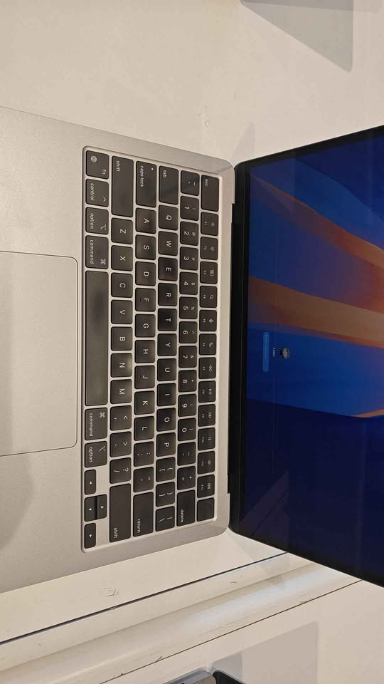  MacBook Air M2 (2022) | 13.6" | 8GB RAM | 256GB SSD |  in Laptops in City of Toronto - Image 3