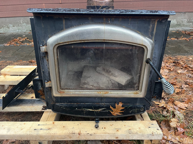 Wood stove in Fireplace & Firewood in Oshawa / Durham Region