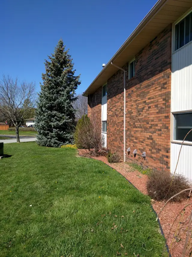 Renovated 1 BR (North Chatham) -Parking Included-$1,350 Hydro