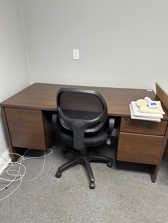 Office Desk in Desks in Guelph