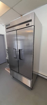 Commercial True Double Door fridge Like New