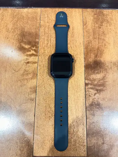 Selling Apple Watch Series 8. 45 MM. GPS. All black watch face and band. In new condition. Worn 5-6...