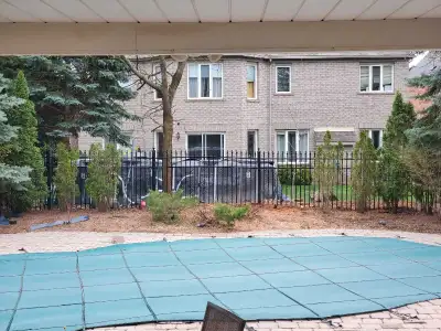 Pool winter safety cover, used, needs repair, Voir plus