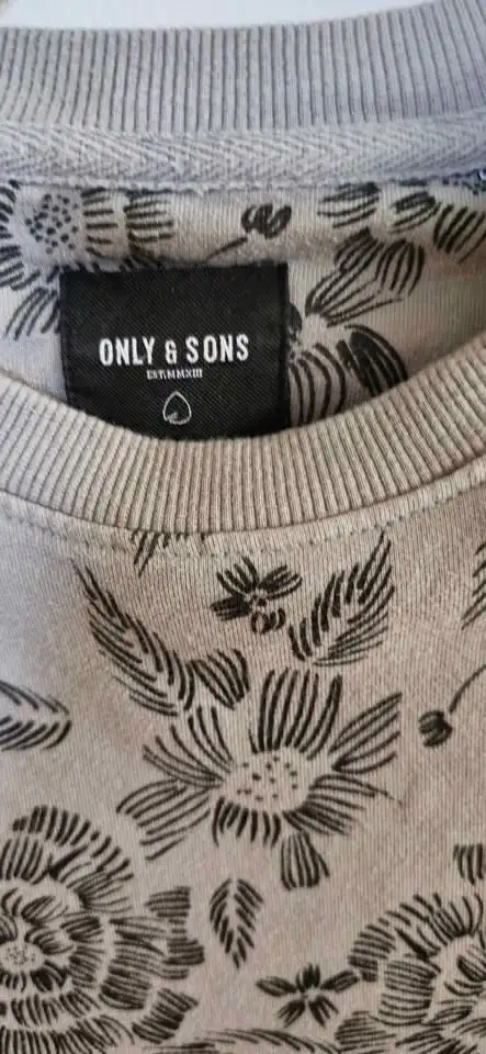 NEW Sweatshirts Only & Sons in Women's - Bottoms in Ottawa - Image 4