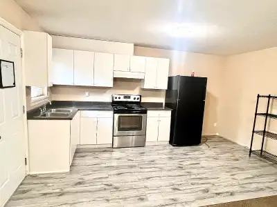 2 BDRM Basement Suite For Rent in Panorama Ridge - AVAIL  July 1
