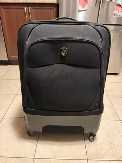 Outsize is in Guc. No damage. Inside is like new. Comes with neck pillow. Fcfs