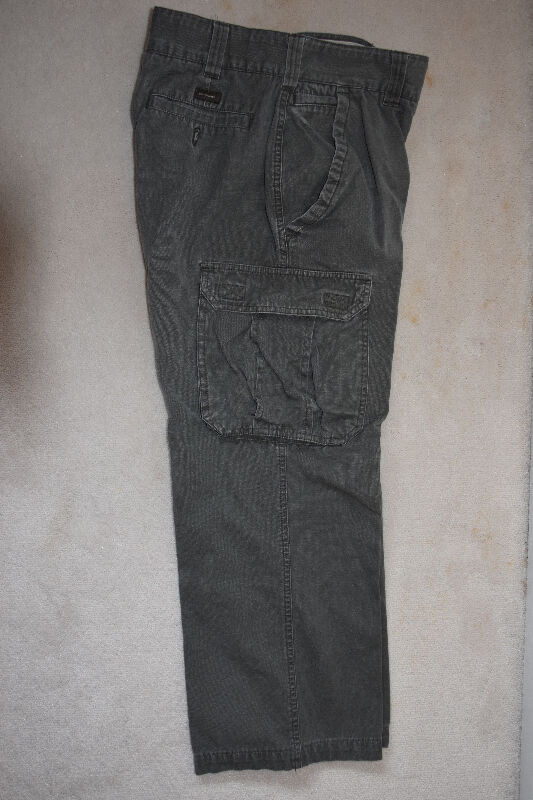 Denver Hayes cargo pants in Other in Mississauga / Peel Region