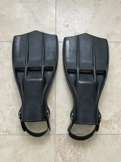 2 paires de palmes de plongées avec sac Whites, View more